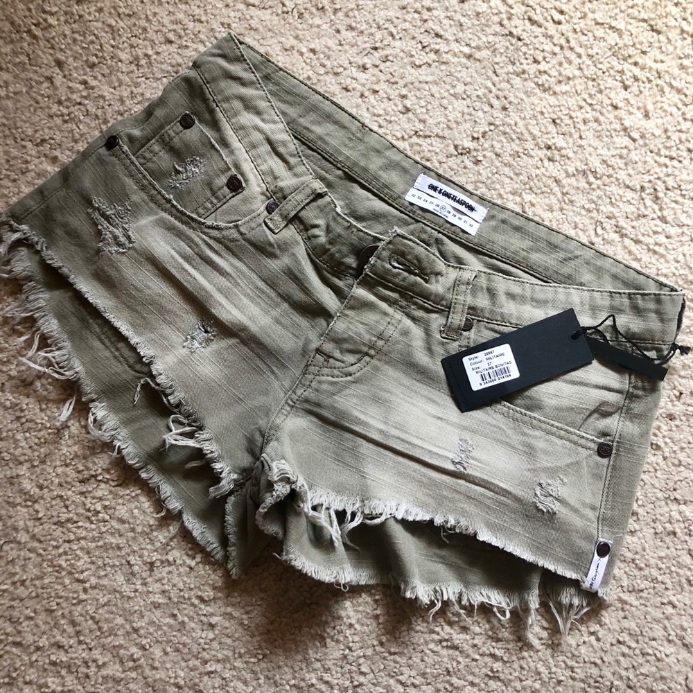 BRAND NEW One Teaspoon Militaire Bonitas Shorts ✨